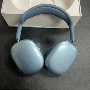 Apple AirPods Max -Ear Headphones in Sky Blue